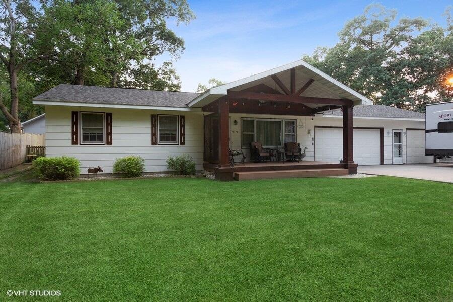 13148 Wilton Ave, New Buffalo, MI 49117 - photo 1