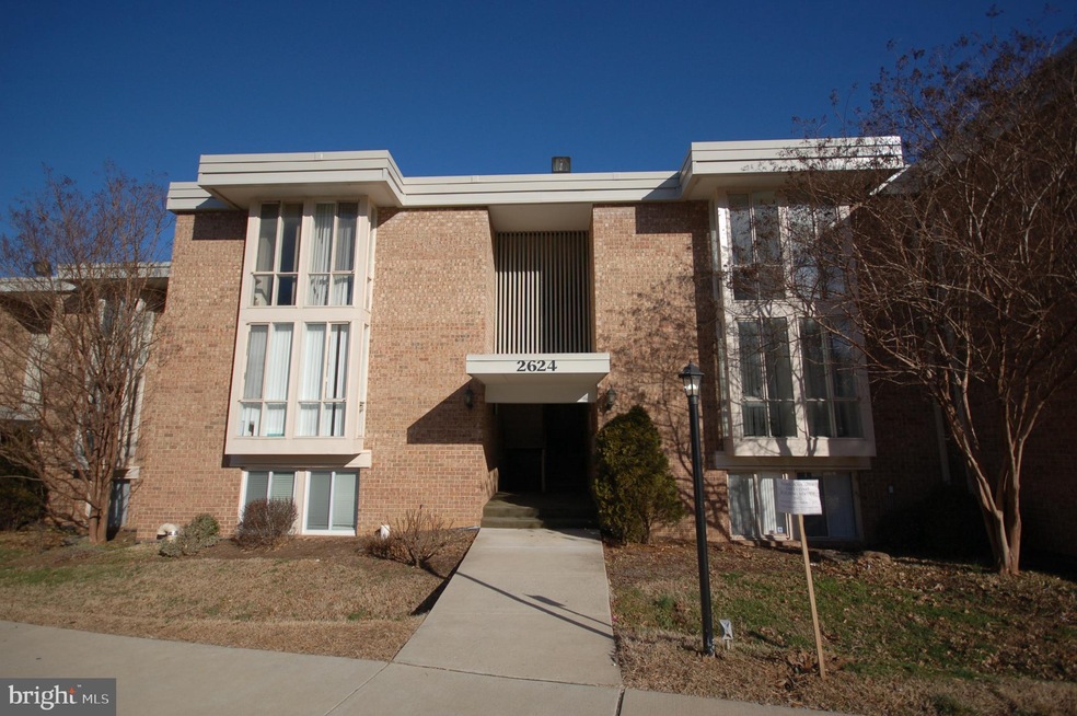 2624 Fort Farnsworth Rd unit 212, Alexandria, VA 22303 - photo 1