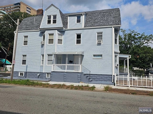 121 Sanford St unit 3, East Orange, NJ 07018 - photo 1