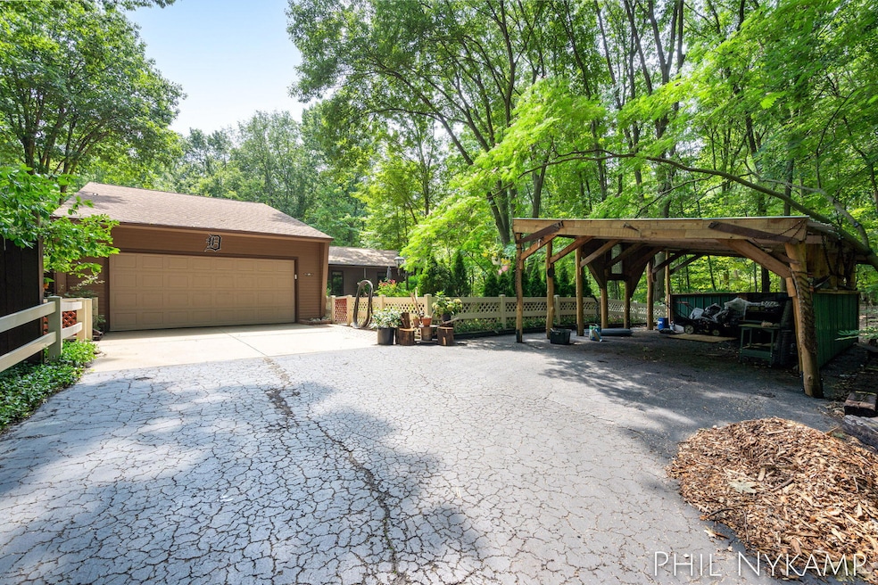 2004 Perry St-28