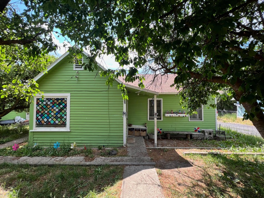 1512 Summers Ln, Klamath Falls, OR 97603 - photo 1