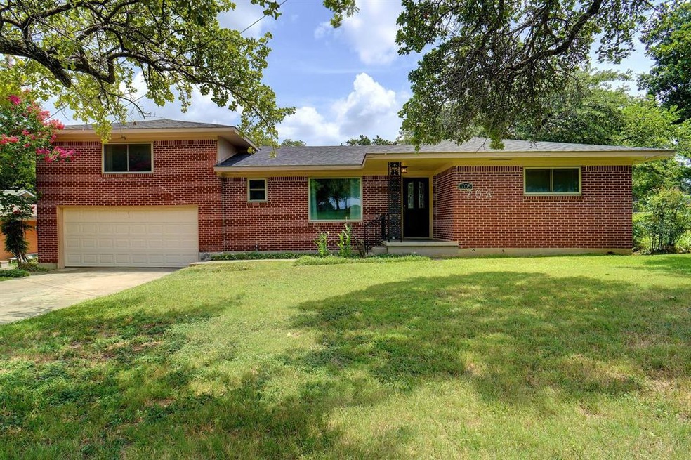 708 Thomas St, Denton, TX 76201 - photo 1