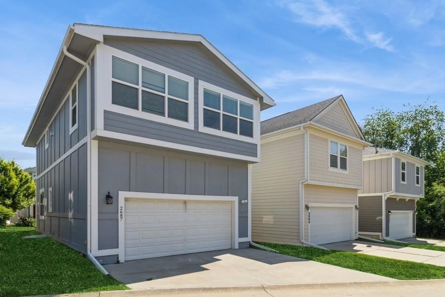 2687 NW 165th Ln, Clive, IA 50325 - photo 1