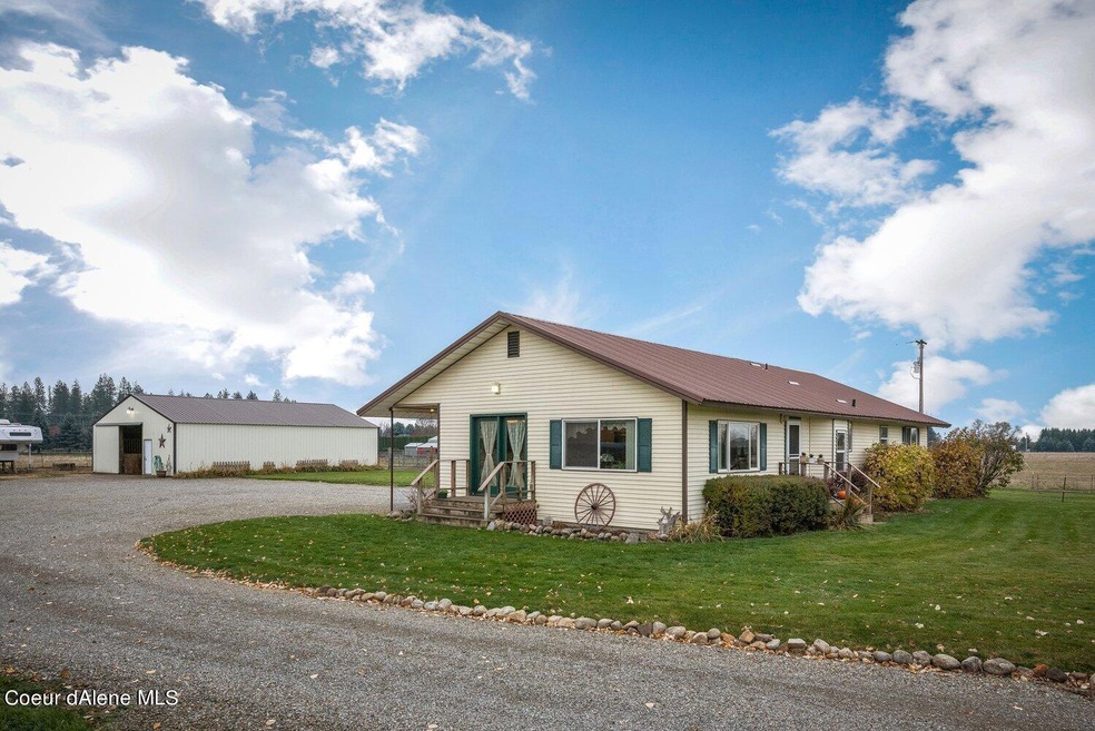 Charming farmhouse!