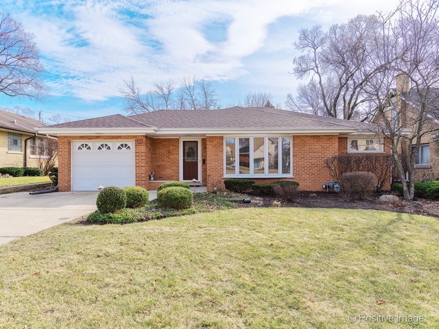 374 E South St, Elmhurst, IL 60126 - photo 1