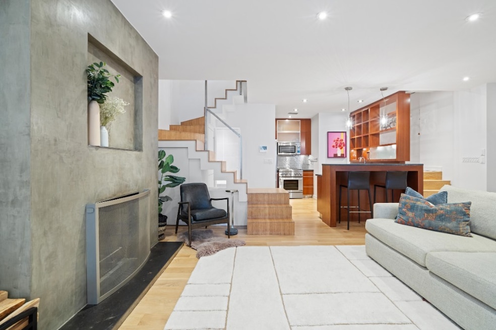 126 E 16th St unit PH4C, New York, NY 10003 - photo 1