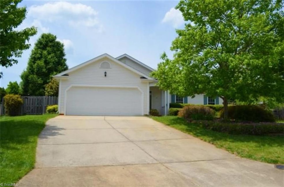 7 Drakestone Ct, Greensboro, NC 27455 - photo 1