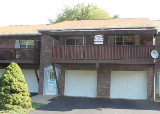 Main entrance to this lovely townhome.