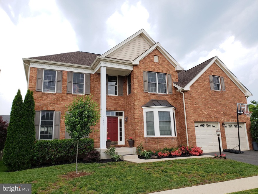 42517 Mandolin St, Chantilly, VA 20152 - photo 1