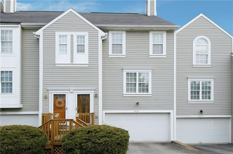 Welcome to 2647 Hunters Point Drive!