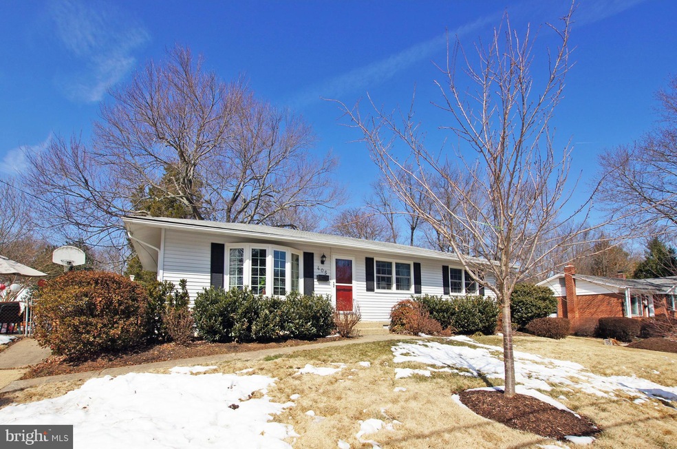 405 Yeonas Dr SW, Vienna, VA 22180 - photo 1