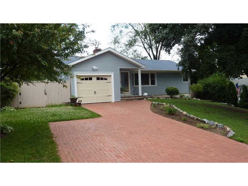 70 Cliffside Dr, Cranston, RI 02920 - photo 1