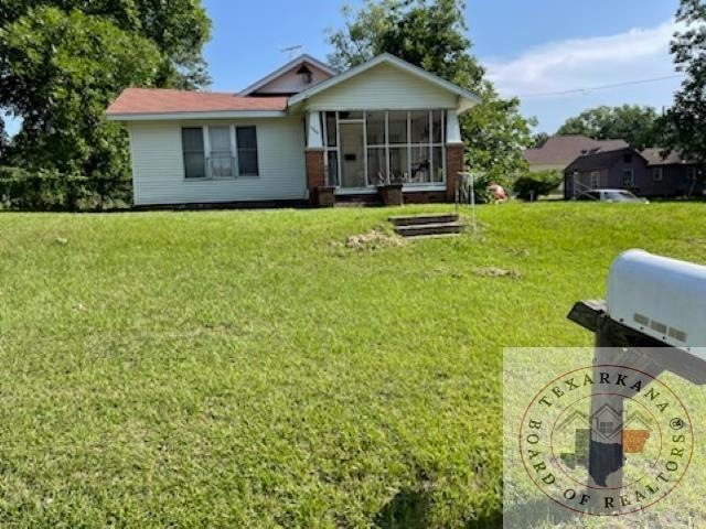 1902 W 13th St, Texarkana, TX 75501 - photo 1