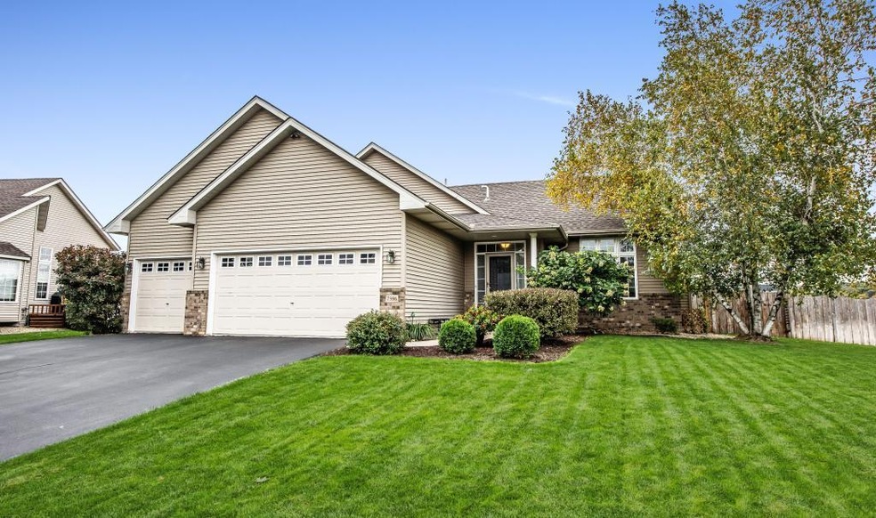 7396 Whitehall Rd Shakopee MN-print-002-013-Front 
