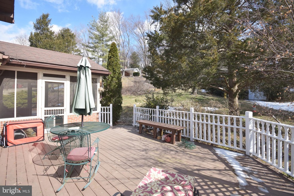 864 Virginia Cir, Strasburg, VA 22657 - photo 1