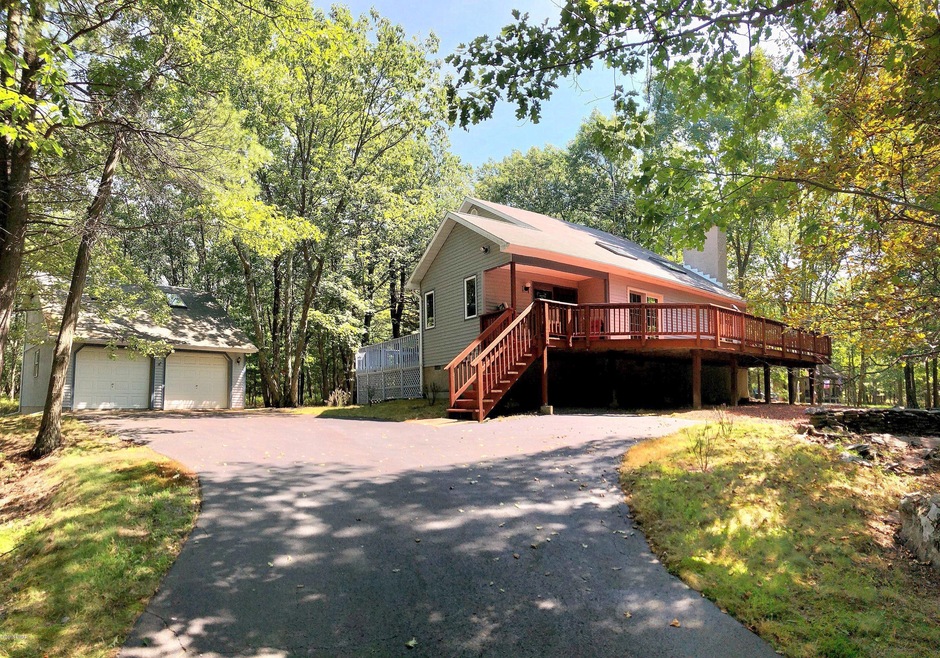 128 Gunstock Ln, Tafton, PA 18464 - photo 1