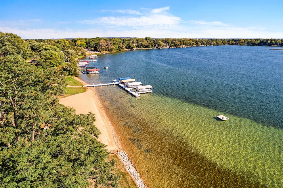 1622 St Andrews Dr, Oconomowoc - Drone-9