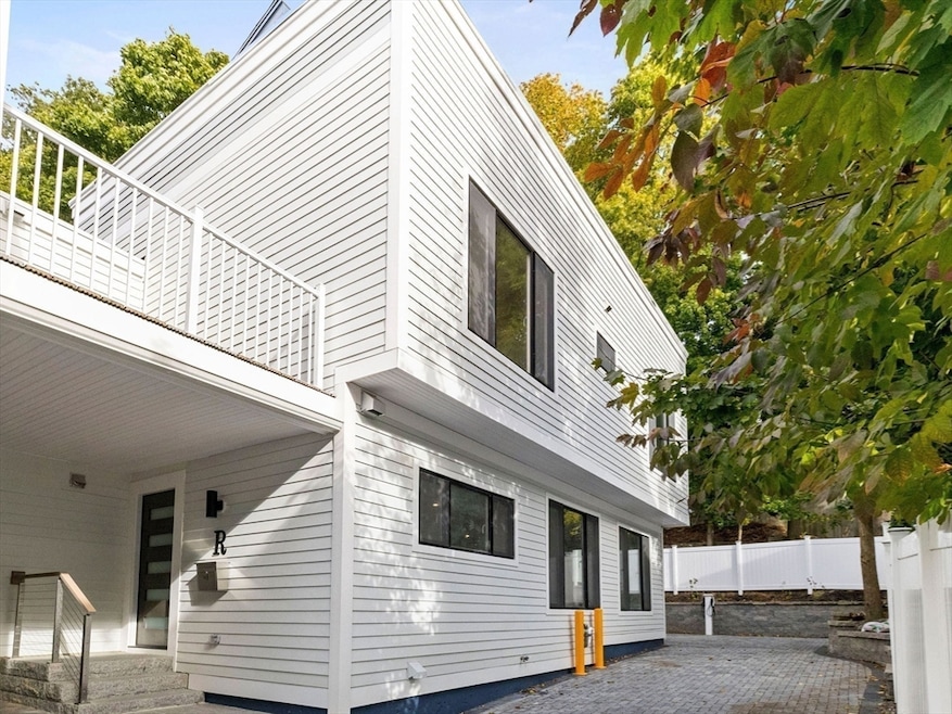 59 Linden Ave unit 59R, Somerville, MA 02143 - photo 1