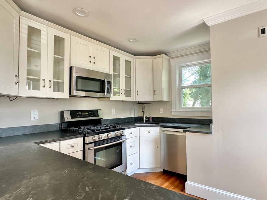 8A Mellon Rd, Wellesley, MA 02482 - photo 1