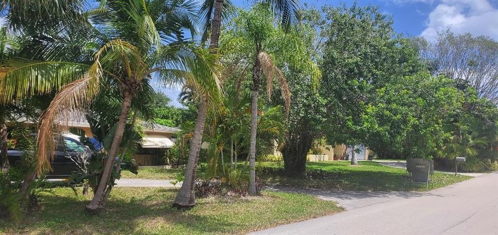 715 Mission Hill Rd, Boynton Beach, FL 33435 - photo 1