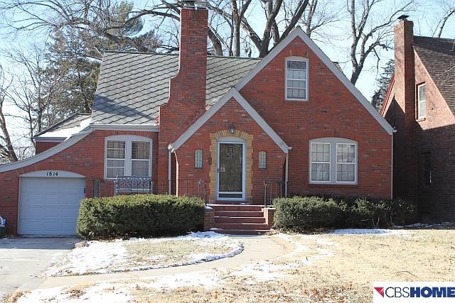 Super cute all brick tudor in Country Club.