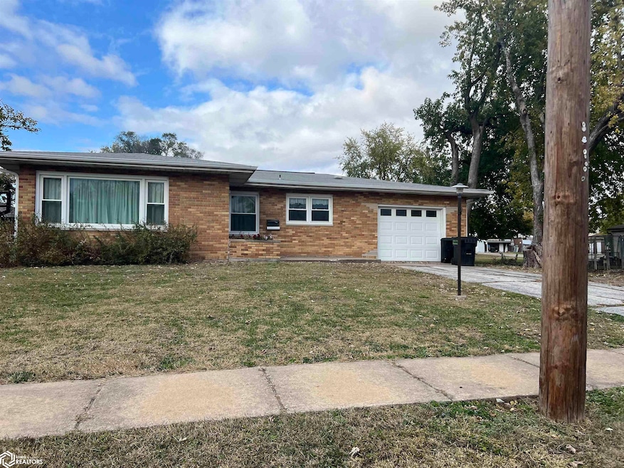 1571 Laurel St, Hamilton, IL 62341 - photo 1