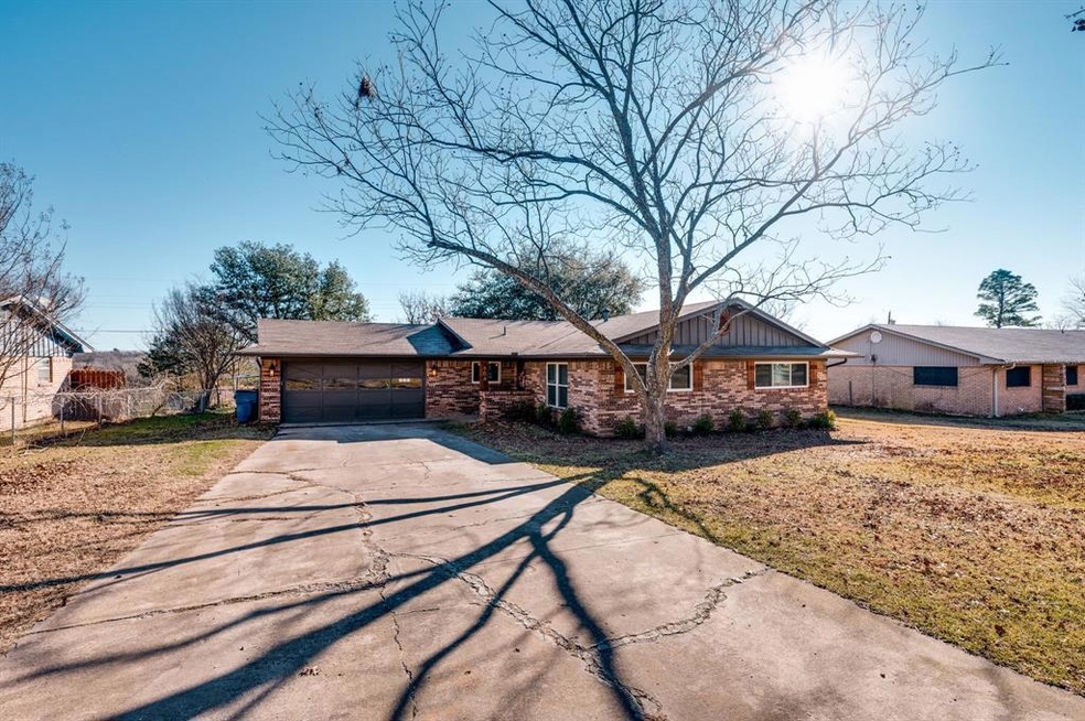 904 Deleon St, Denison, TX 75020 - photo 1