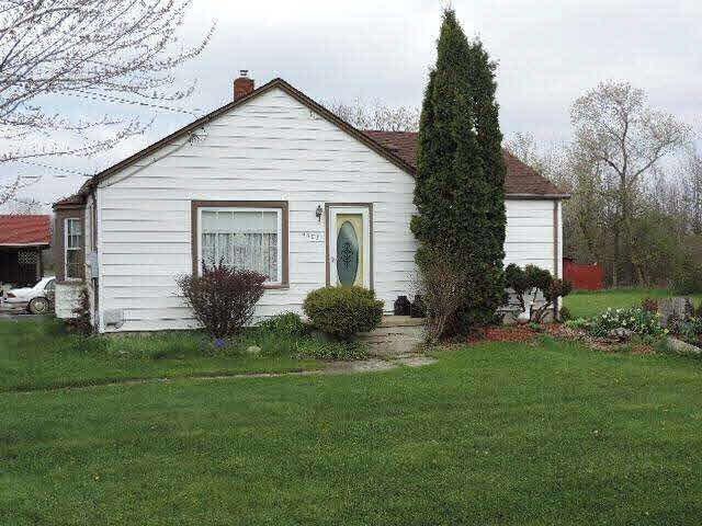 4385 Webster Rd, Flushing, MI 48433 - photo 1