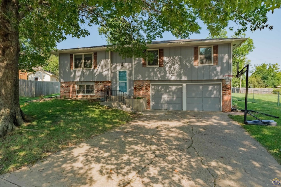 6546 SW 26th Ct, Topeka, KS 66614 - photo 1