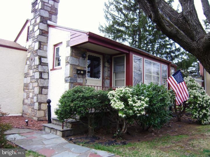 212 W 6th St, Lansdale, PA 19446 - photo 1
