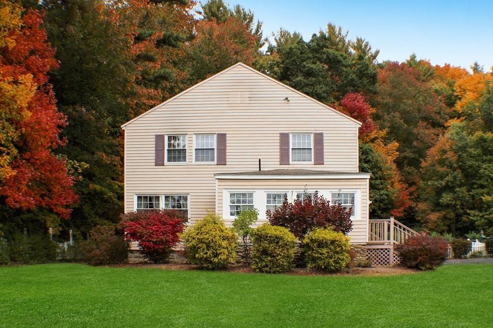 1079 Worcester Rd, Barre, MA 01005 - photo 1