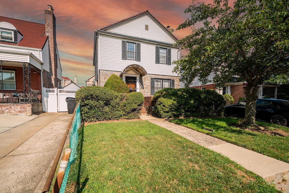 75-73 179th St, Flushing, NY 11366 - photo 1