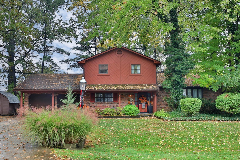 6101 Whitman Rd, Columbus, OH 43213 - photo 1