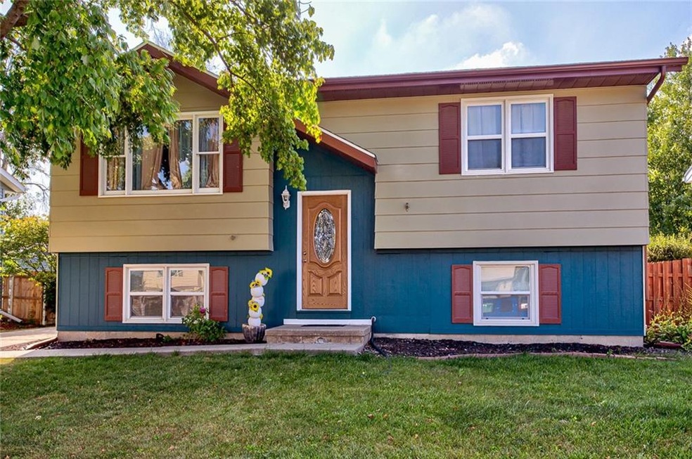 823 E 19th St N, Newton, IA 50208 - photo 1