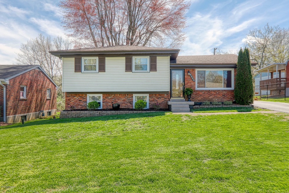 8302 Silverbell Ave, Louisville, KY 40228 - photo 1