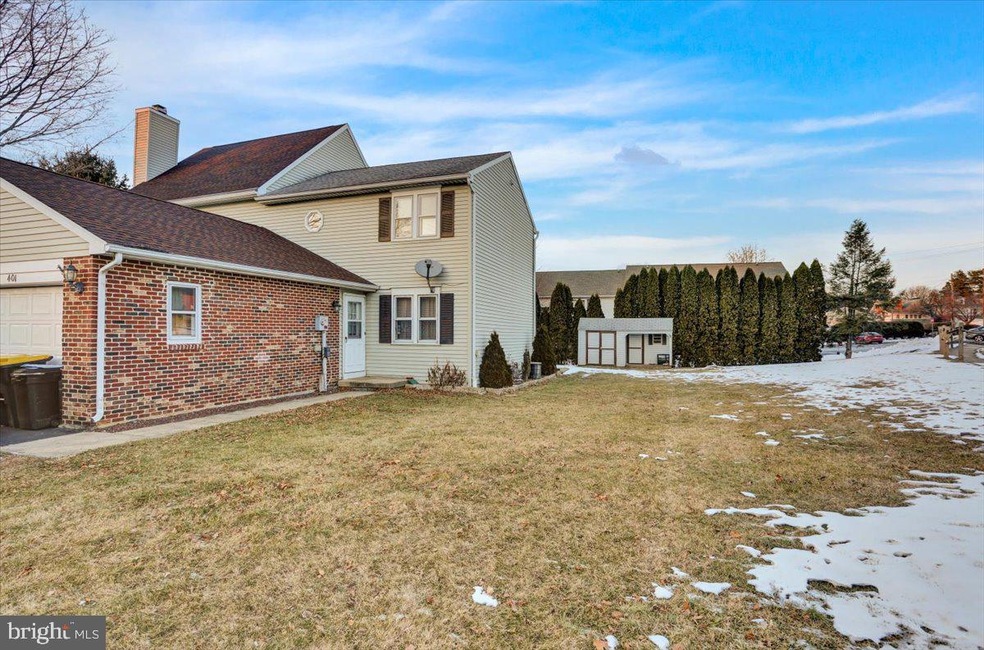 401 Washington Blvd, Womelsdorf, PA 19567 - photo 1