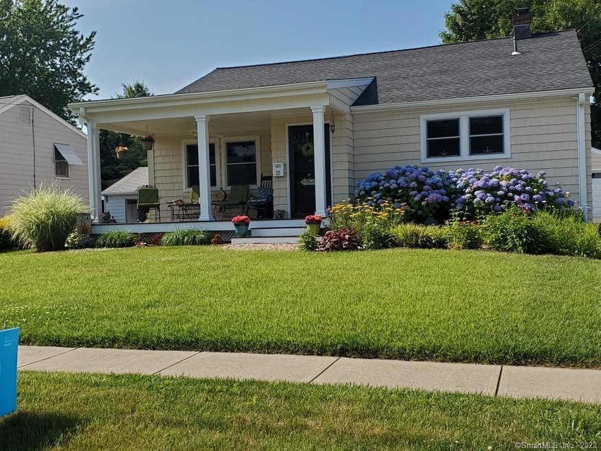 25 Maureen St, Stratford, CT 06615 - photo 1