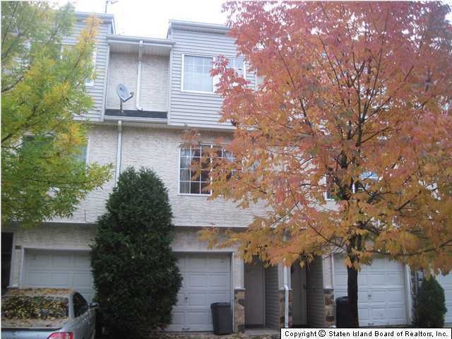 27 Theater Ln, Staten Island, NY 10304 - photo 1