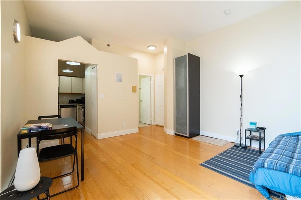 124 Court St unit 402, New Haven, CT 06511 - photo 1