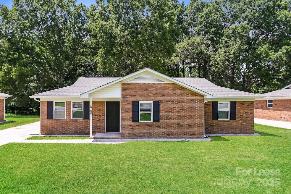 4700 Lawrence Orr Rd, Charlotte, NC 28212 - photo 1