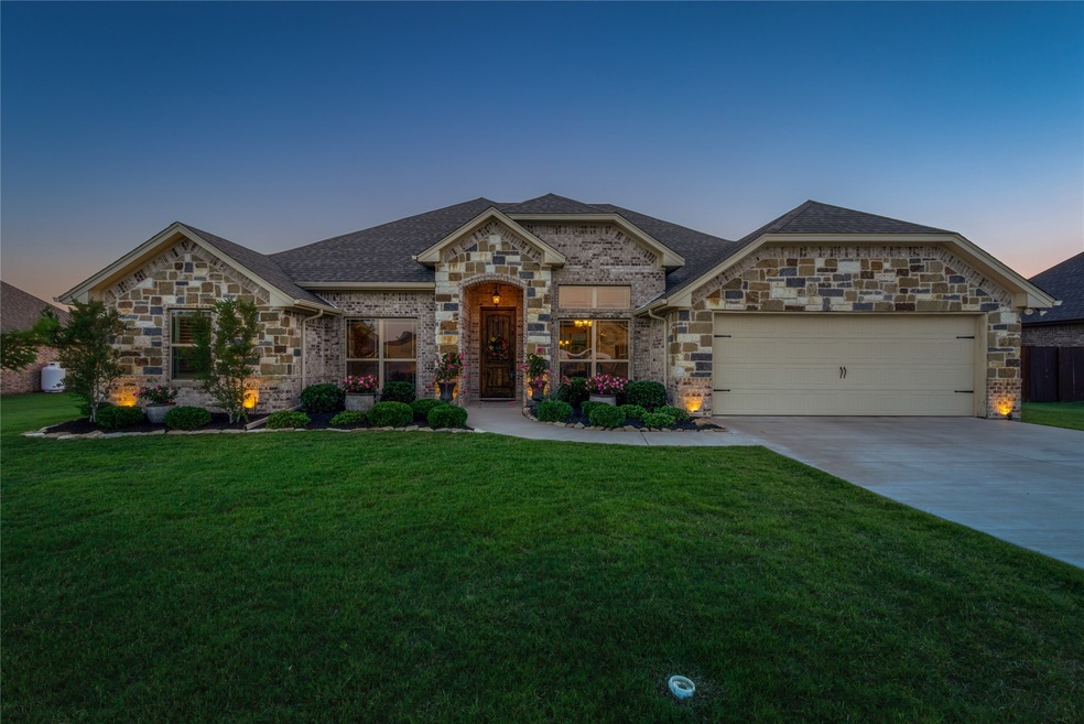 3104 Arrow Creek Dr, Granbury, TX 76049 - photo 1