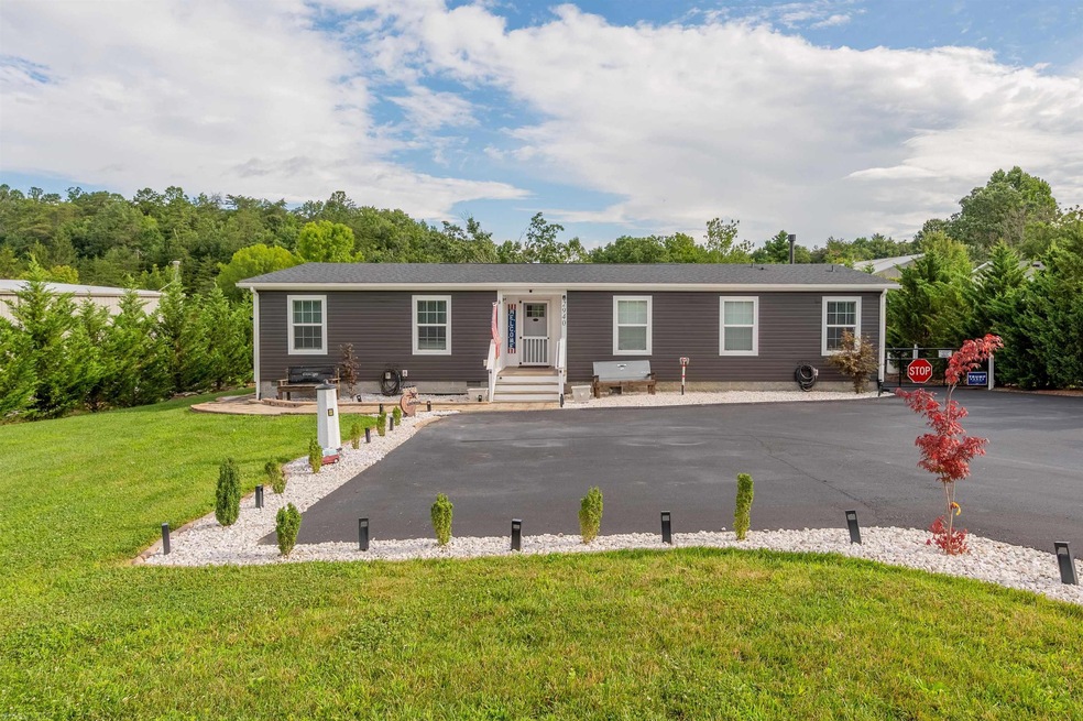 2940 Peppers Ferry Rd, Radford, VA 24141 MLS 418964