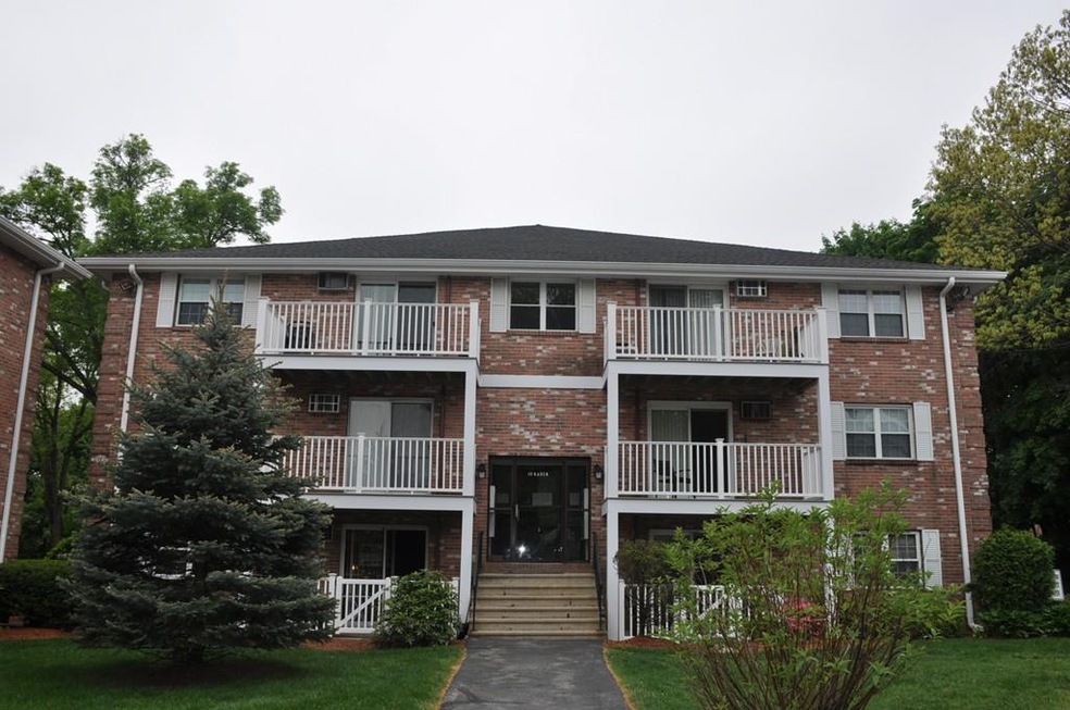 10 Karen Cir unit 9, Billerica, MA 01821 - photo 1