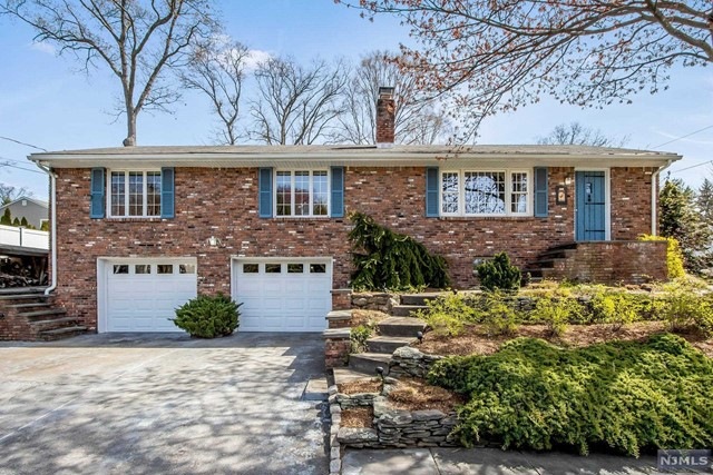 950 Ridgewood Blvd E, Township of Washington, NJ 07676 - photo 1