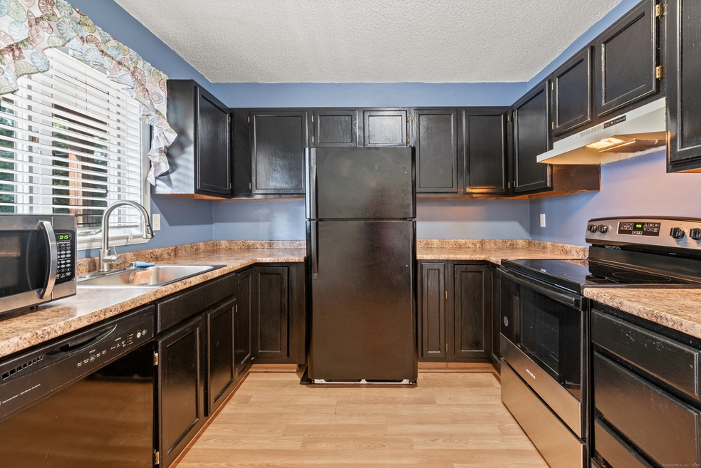 7 Pardee St unit 5, Bristol, CT 06010 - photo 1