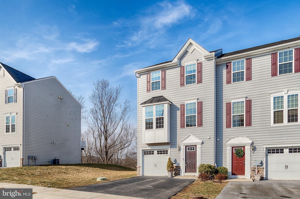 1807 Honeysuckle Ct, Downingtown, PA 19335 - photo 1