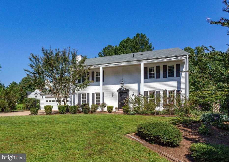 9814 Fosbak Dr, Vienna, VA 22182 - photo 1