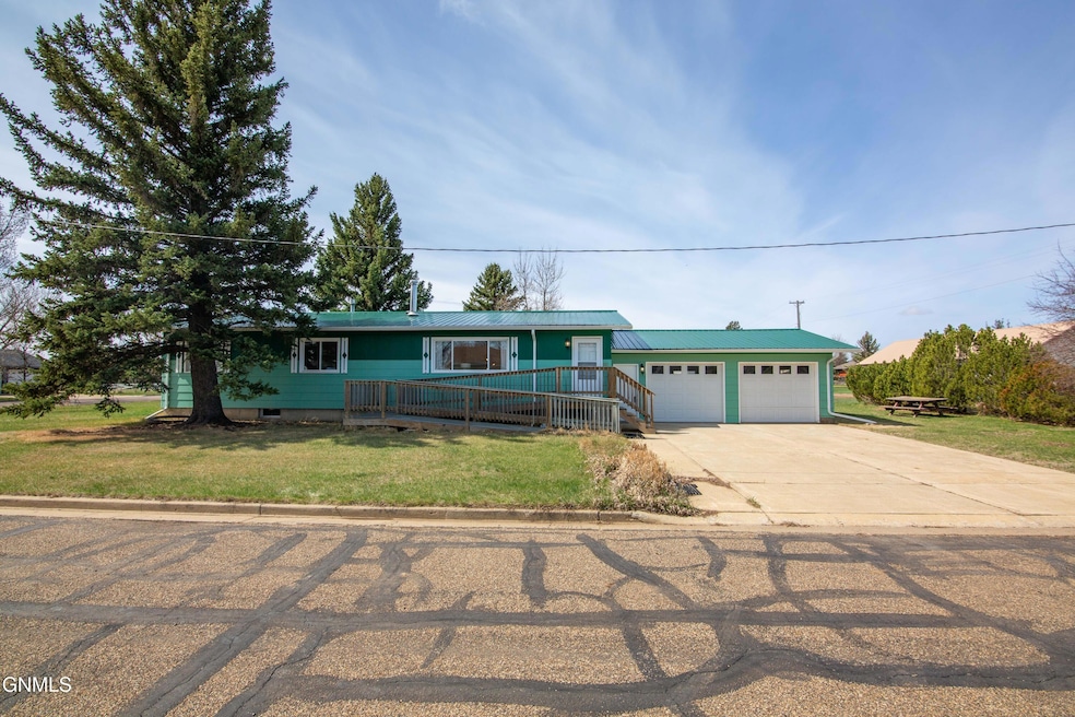 251 E 2nd St, Regent