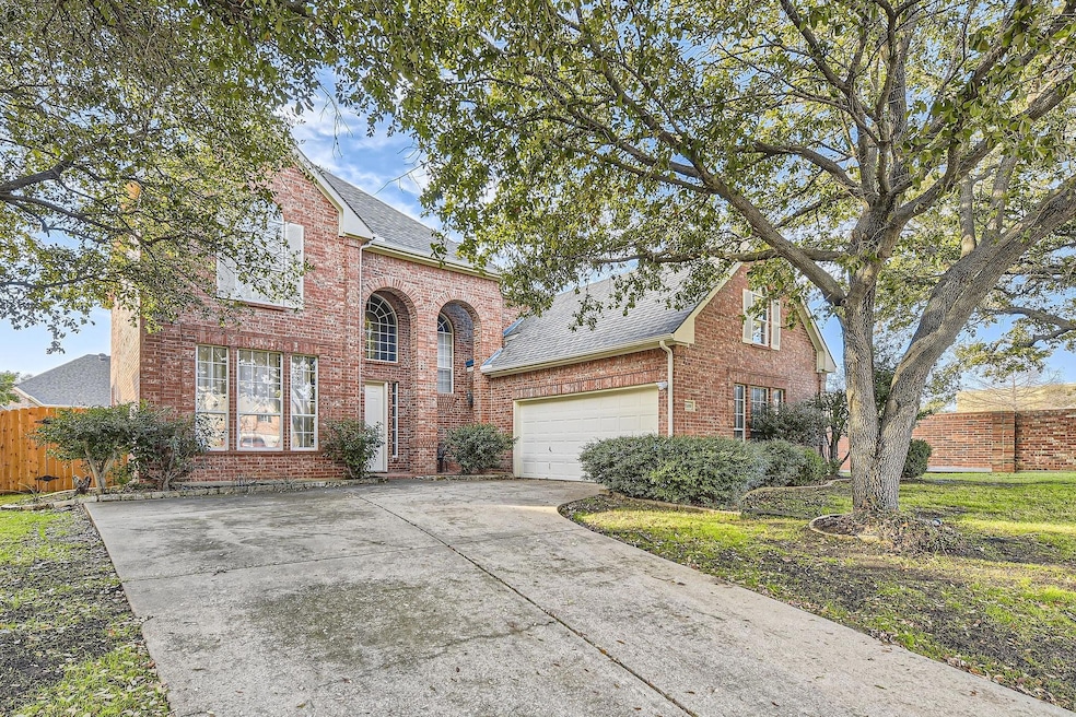 View of front property featuring a garage