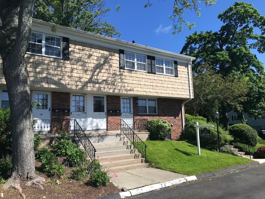 245 Unquowa Rd unit 127, Fairfield, CT 06824 - photo 1